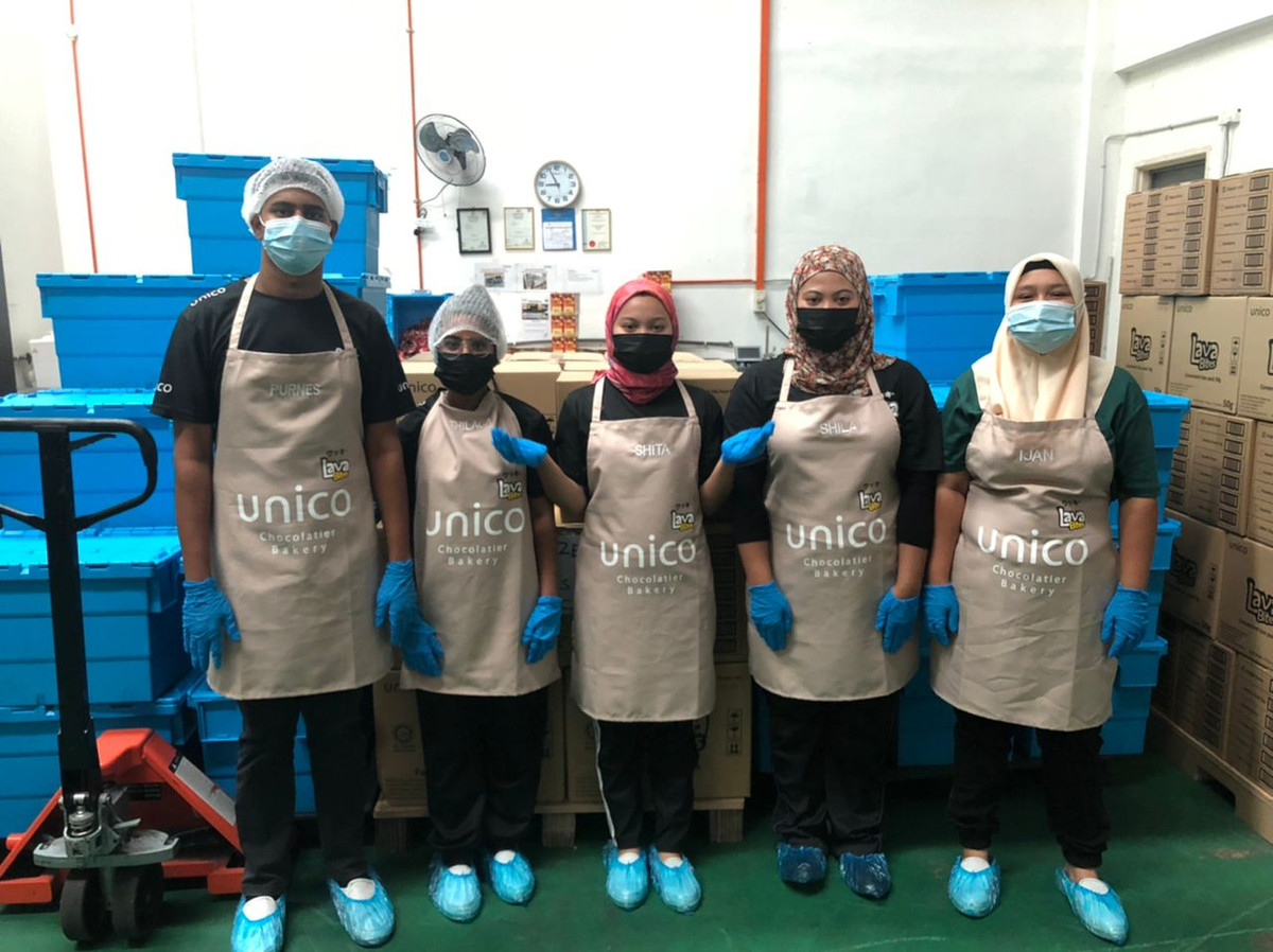 UNICO team at the production floor